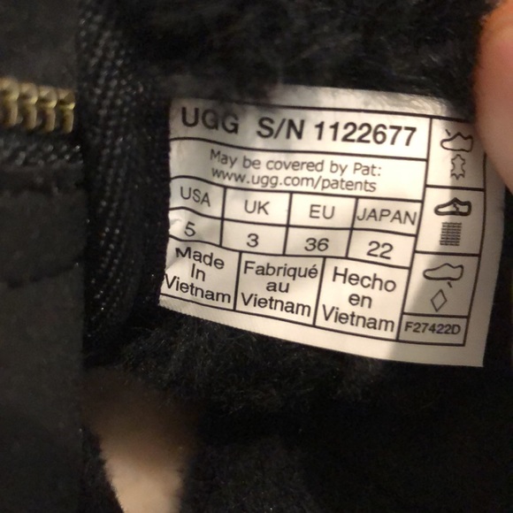 New without box Ugg Neumel platform zip size 5 black with red pull - Picture 4 of 4